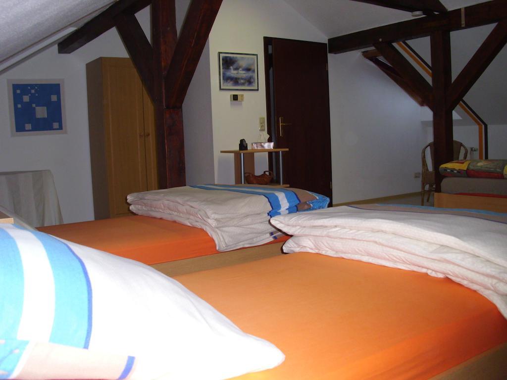 Ferienwohnung Am Dorfplatz Wittenberg Номер фото